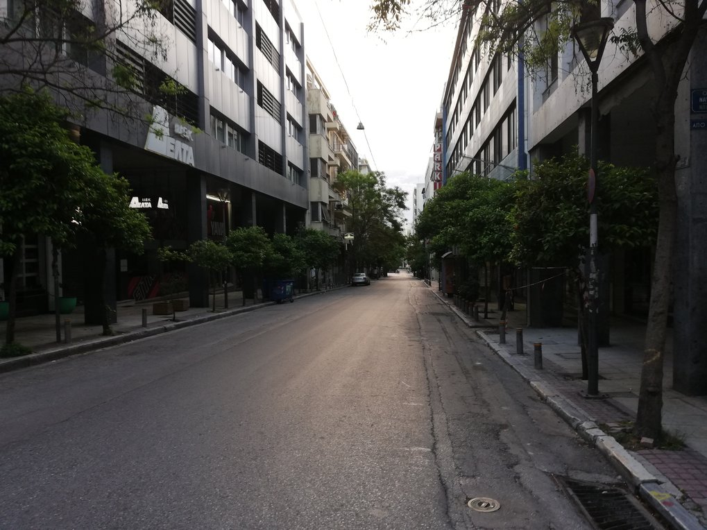 Pandemic (Im)Mobilities: Motorbike Delivery Workers in Locked-down Athens